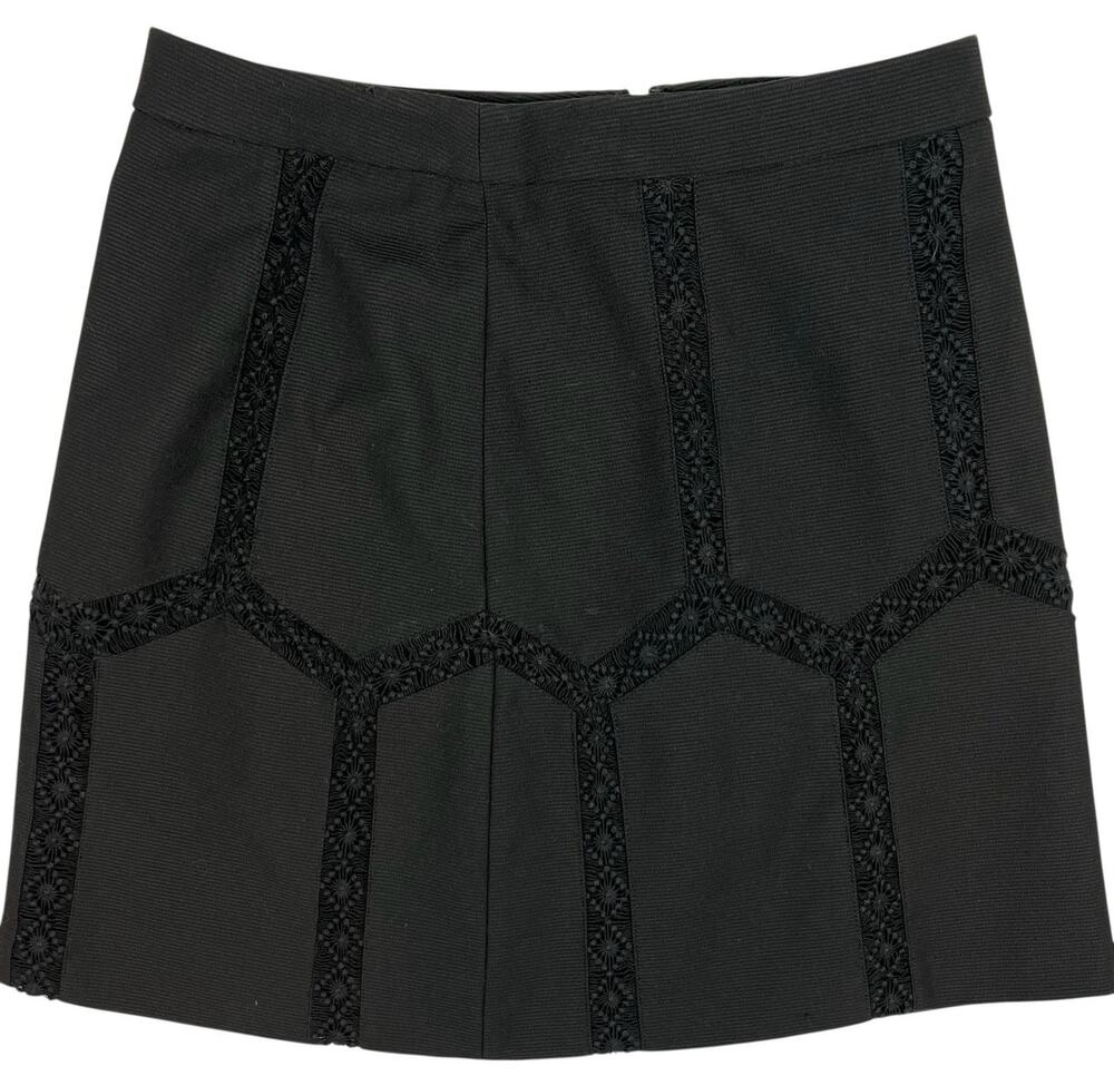 Banana Republic Women’s Black Textured Mini Skirt Size 2 Floral Trim Panels Chic